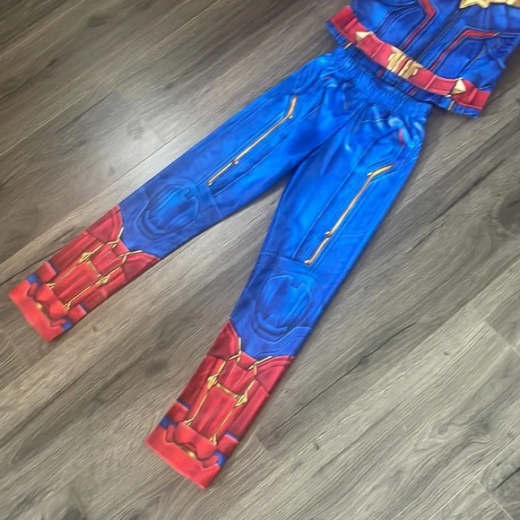 💚Disney Parks Disneyland Captain Marvel Action Adventure costume size 7/8 - Picture 5 of 5